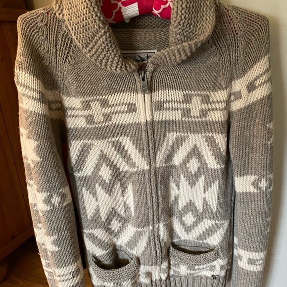 SWEATERS FOR SALE! - Picture 2 of 3